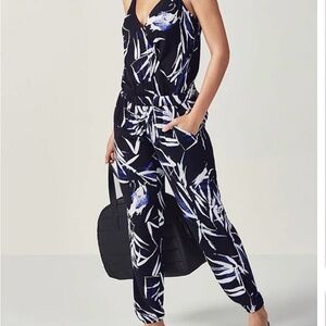 Fabletics Elaine Jumpsuit Black White Blue Pockets Wrap Snap Closure XXL NWT
